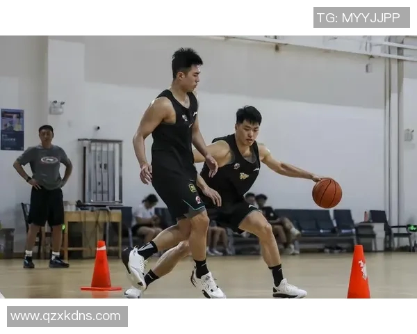 广东宏远与浙江广夏激战正酣谁能在CBA赛场上笑到最后